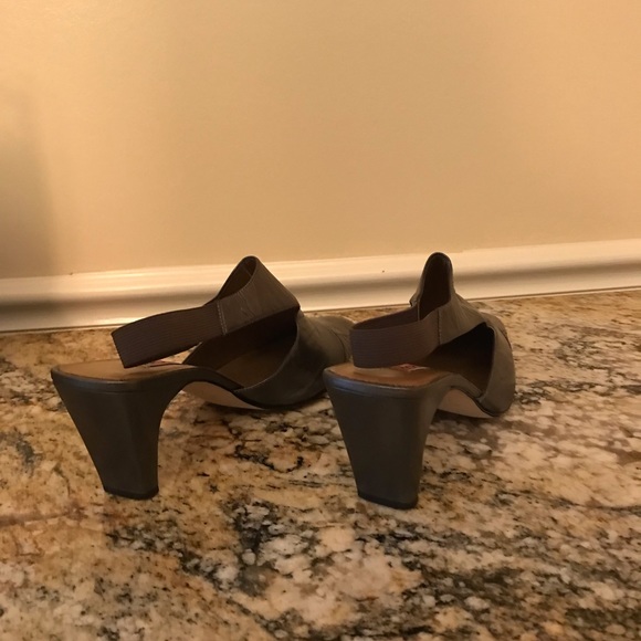 Very nice size 12 heels - Picture 15 of 16